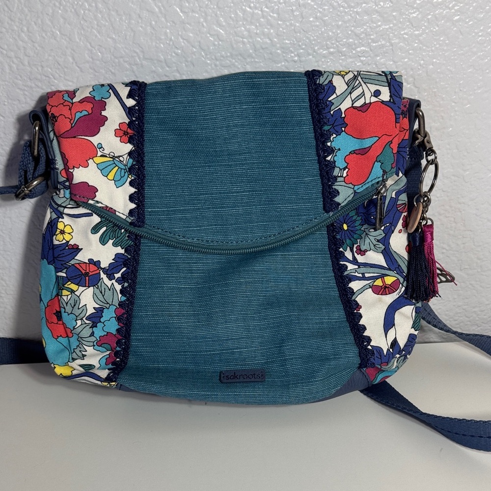 Sakroots Artist Circle Foldover Crossbody - Lake Flower Power